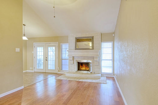 4010 Briarcrest St San Antonio-large-011-014-Living Room-1500×1000-72dpi