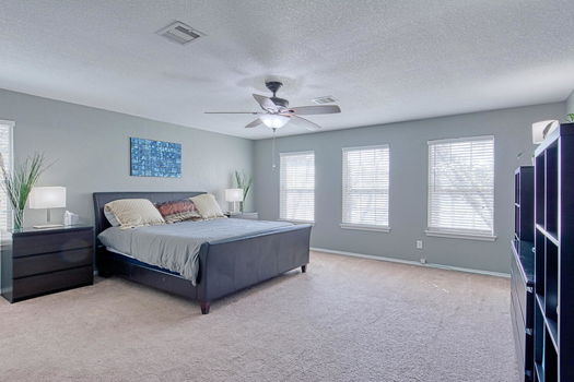 7203 Avator Bay San Antonio TX-large-021-019-Master Bedroom-1500&#215;1000-72dpi