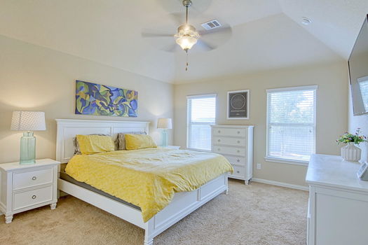 8831 Winchester Way San-large-020-033-Master Bedroom-1500&#215;1000-72dpi