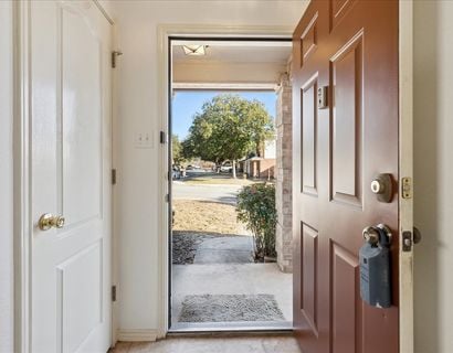 06-9619-Single-Spur-San-Antonio-TX-78254-WindowStill-16