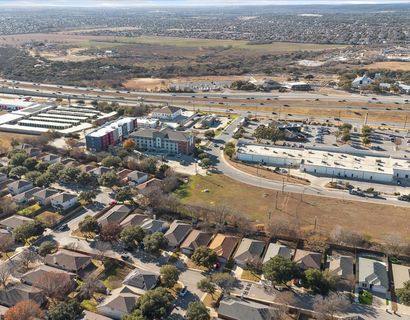 36-9619-Single-Spur-San-Antonio-TX-78254-WindowStill-06