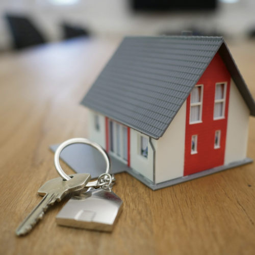 How to Handle Selling and Buying a Home at the Same Time