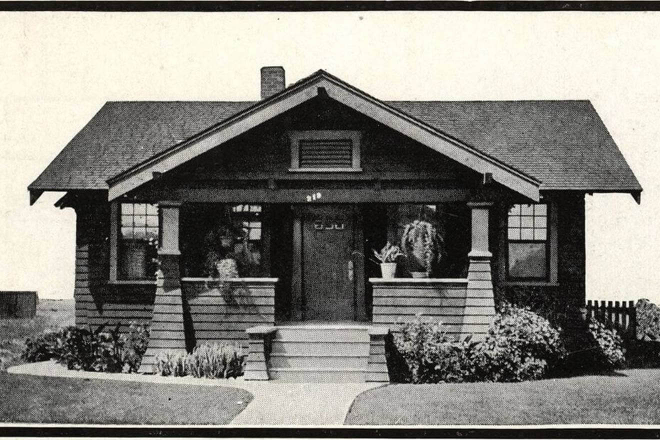 Following World War II, Ranch style homes became more in vogue and the popularity of Bungalows waned. However, they saw a resurgence of interest. Bungalows became the most prominent style of home in many U.S. cities including downtown Phoenix where it was the primary style of the first homes built in neighborhoods like Woodlea, Oakland and  Roosevelt.
