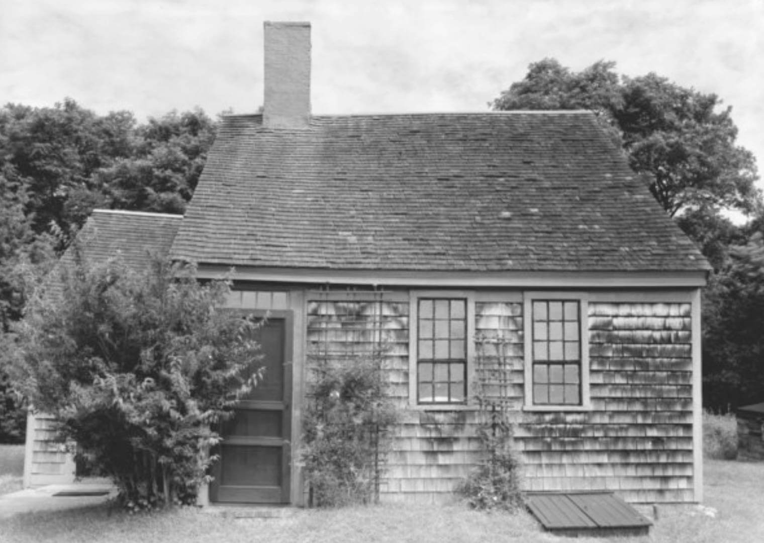 The Colonial Revival movement lasted from 1880 to 1960. Cape Cod architecture was one of the last colonial-era styles to be revived during this movement, but it remained trendy for many decades.