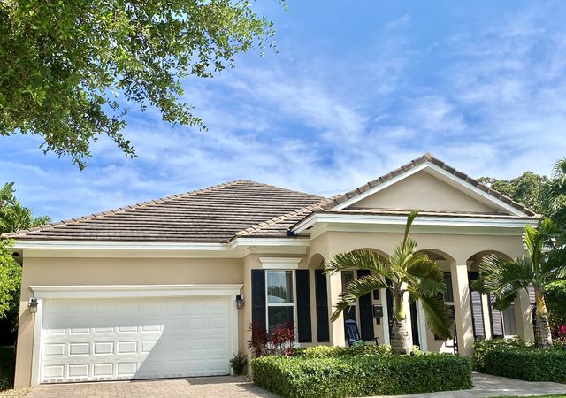 Fort Lauderdale Single Story Home with Tile Roof and 2 Car Garage