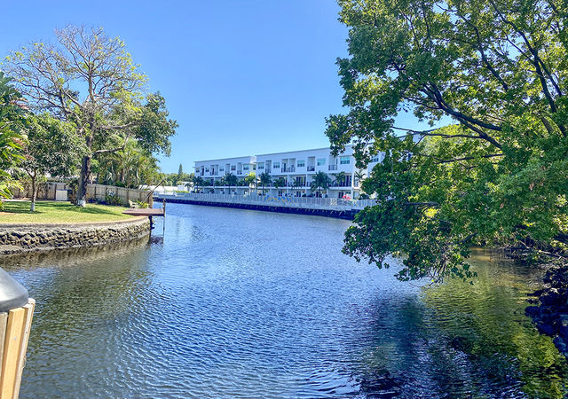 Wilton Manors Middle River with Point @ Middle River Townhomes in Background