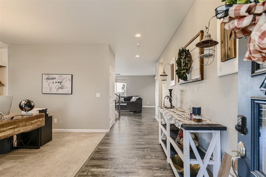 17869 E. Emilia Drive &#8211; Web Quality &#8211; 002 &#8211; 04 Foyer