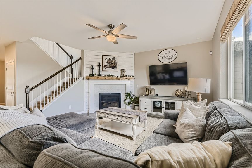 17869 E. Emilia Drive &#8211; Web Quality &#8211; 004 &#8211; 07 Living Room