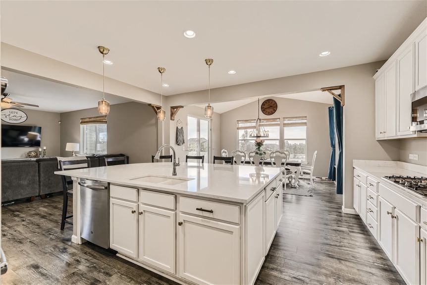 17869 E. Emilia Drive &#8211; Web Quality &#8211; 008 &#8211; 11 Kitchen