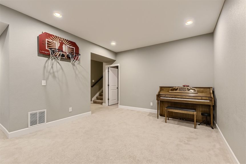 17869 E. Emilia Drive &#8211; Web Quality &#8211; 026 &#8211; 32 Lower Level Basement finished