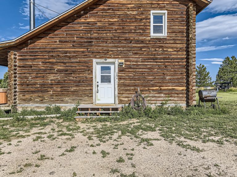 04 Exterior Front Entry