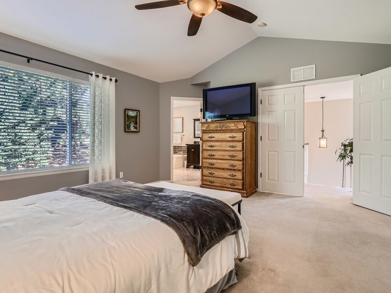 24 2nd Floor Primary Bedroom