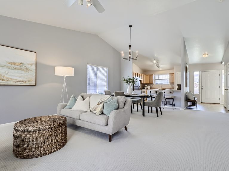 19167 E Harvard Dr &#8211; MLS Sized &#8211; 010 &#8211; 07 Living Room