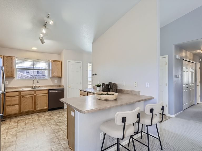 19167 E Harvard Dr &#8211; MLS Sized &#8211; 015 &#8211; 12 Kitchen