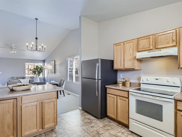 19167 E Harvard Dr &#8211; MLS Sized &#8211; 017 &#8211; 14 Kitchen