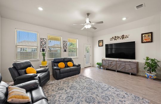 1069_Pink_Granite_Boulevard_0004