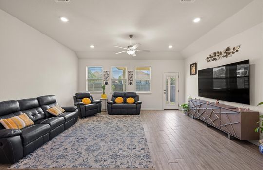 1069_Pink_Granite_Boulevard_0005