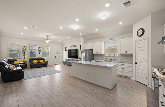 1069_Pink_Granite_Boulevard_0011