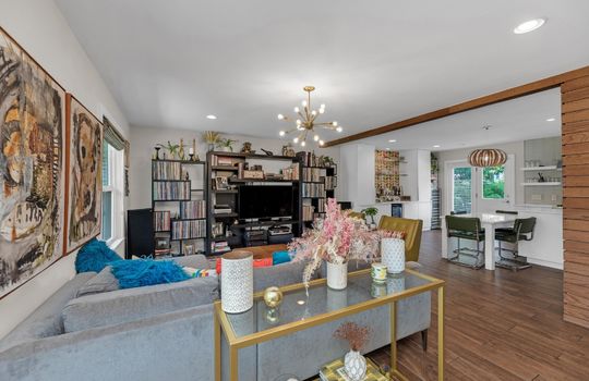 6802_Pioneer_Place_0007