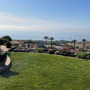 Beautiful Panoramic Ocean &amp; Golf View Home