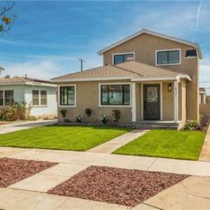 Homes for sale in Santa Monica over $1,250,000