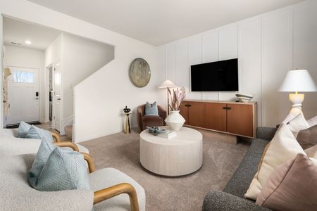 MDH-SchoonerLanding-Pic-Charleston-Living-4of7-F1-min-1