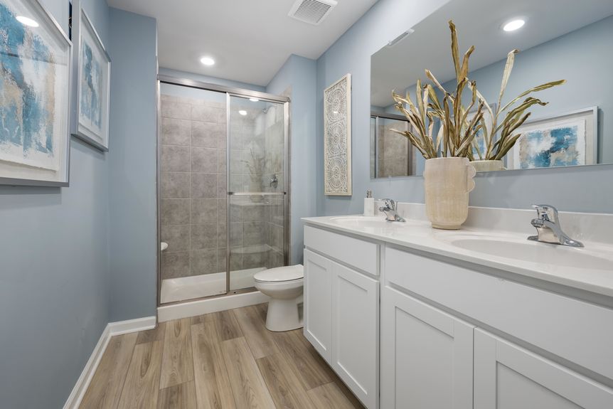 MDH-SchoonerLanding-Pic-Charleston-Owners-Bath-1of2-F2-min-1