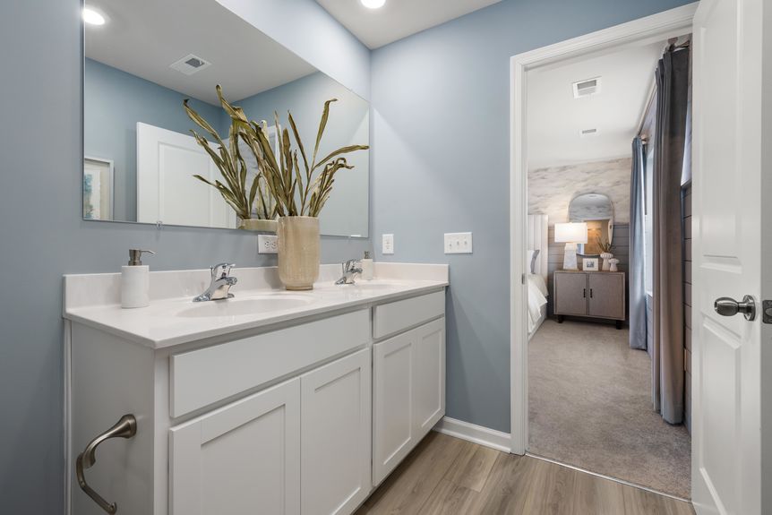 MDH-SchoonerLanding-Pic-Charleston-Owners-Bath-2of2-F2-min-1