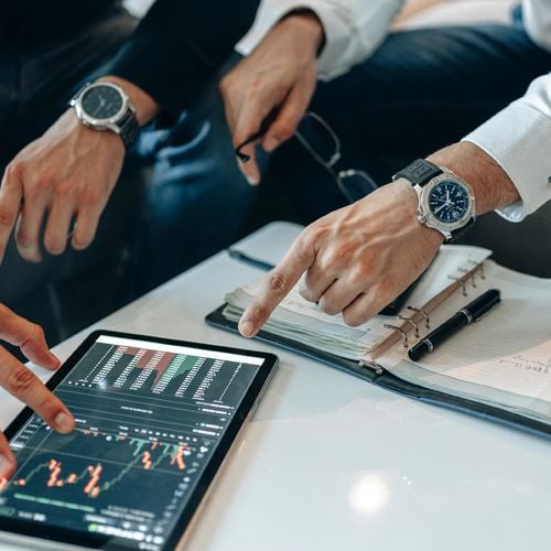 Why 2025 Investors Are Winning by Working Smarter, Not Harder