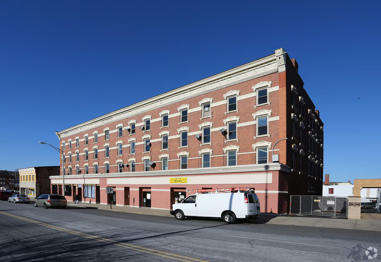 72-84-e-main-st-meriden-ct-primary-photo