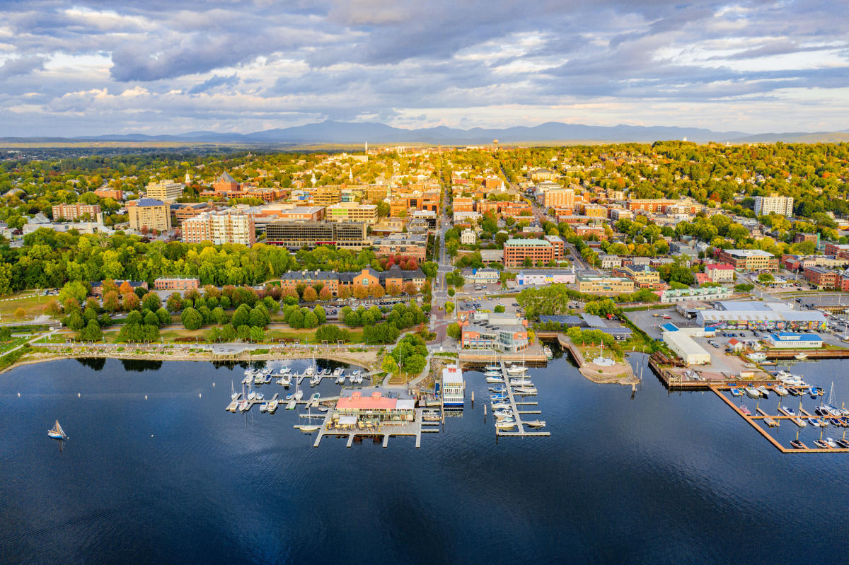 Burlington_9_23_22_2100x1399_cfeb9ba1_5047_4ec1_9f2f_6f035ee53265_f759fecc-bc94-4211-ab9b-85f42eda020d