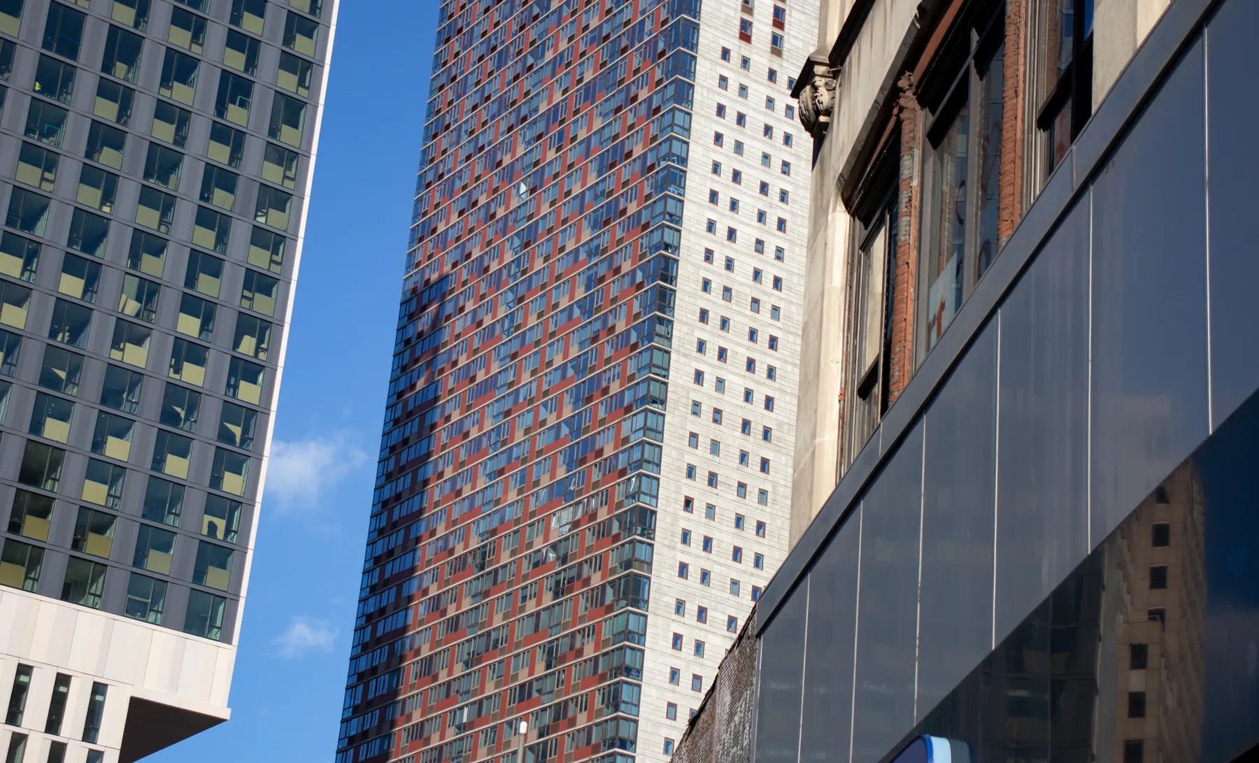 downtown-brooklyn-smith-fulton-street-buildings-jan2025-sdevries-1