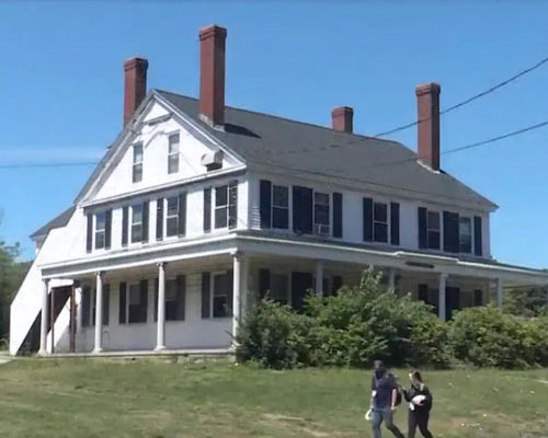 selling-historic-home-bath-1-136880604
