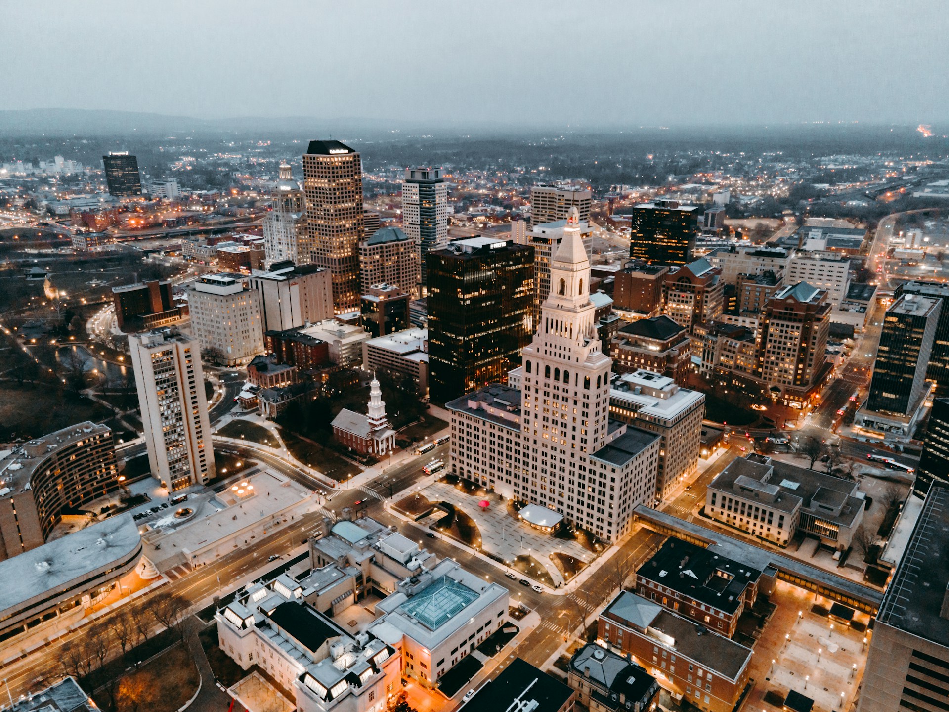 balazs-busznyak-jeJWWrldemw-unsplash (1)