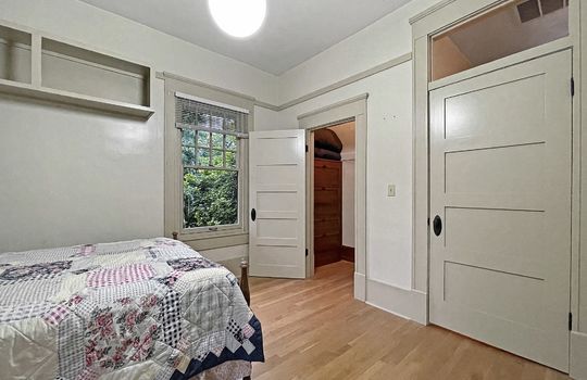 4th bedroom-with builtin cabinet