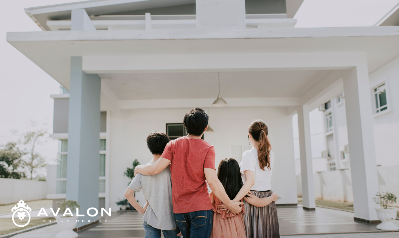 Why 2025 Is a Turning Point for Homebuyers & Sellers — And Why Choosing the Right St Petersburg Realtor Matters More Than Ever. Children are in the backyard looking at the porch and wondering if it is the perfect home for their parents to buy.