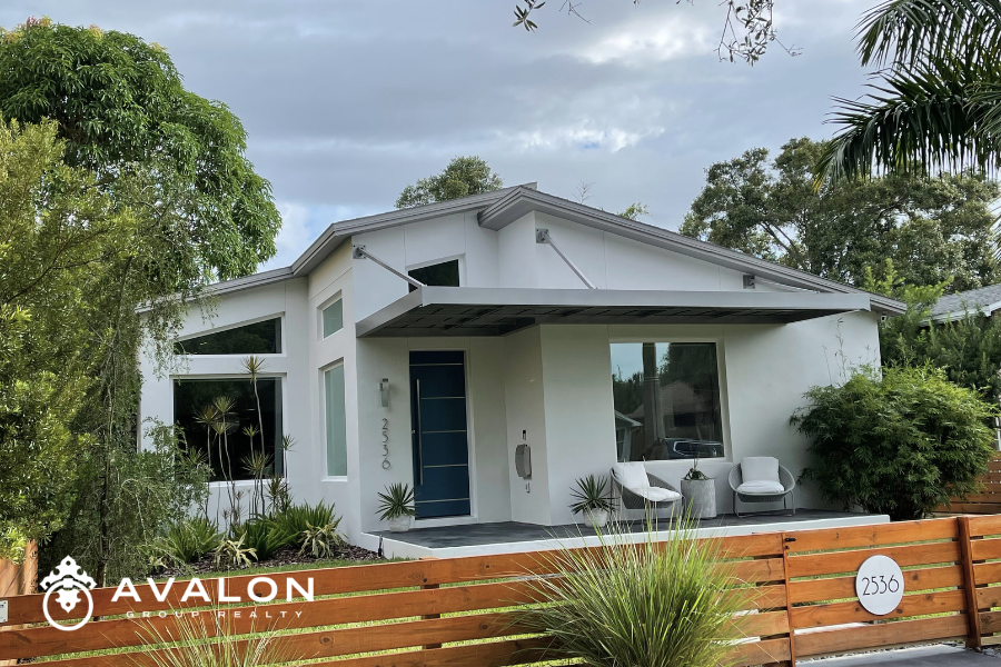 Why Choosing the Right St Petersburg Realtor in 2026 Matters More Than Ever Kenwood Neighborhood picture shows a modern home with white stucco.