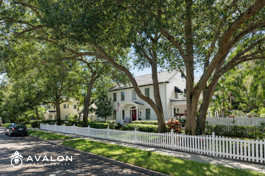 Crescent Heights St. Petersburg neighborhood with historic homes, brick streets, and strong buyer demand in the 2026 real estate market.