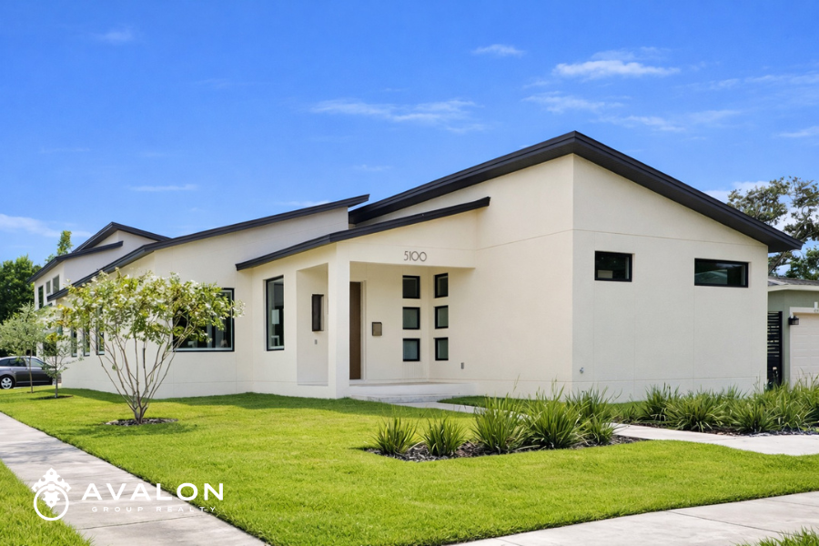 Live Oaks St. Petersburg modern home with warm white exterior and contemporary design in the 2026 real estate market.