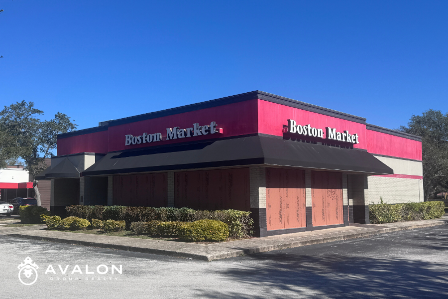 cookout-st-petersburg-4th-street-north-boston-market-building Former Boston Market building at 9595 4th Street North in St. Petersburg, Florida, future Cook Out restaurant location with boarded-up windows