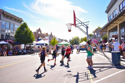 Lynden comes alive with the sound of bouncing basketballs