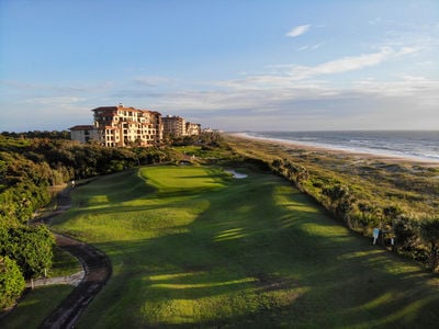 GOLF COMMUNITIES