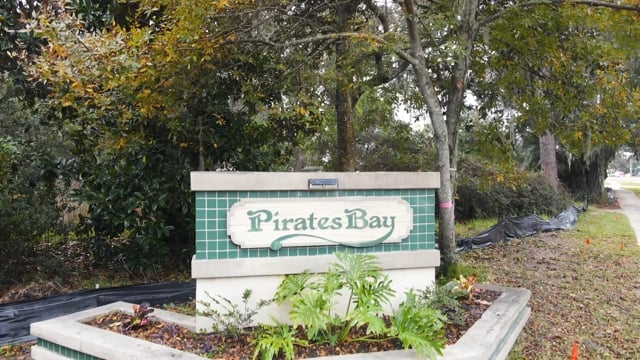 PIRATE'S BAY