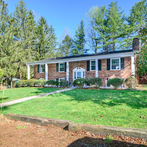 721 E. Pineview Drive, Hendersonville NC28739