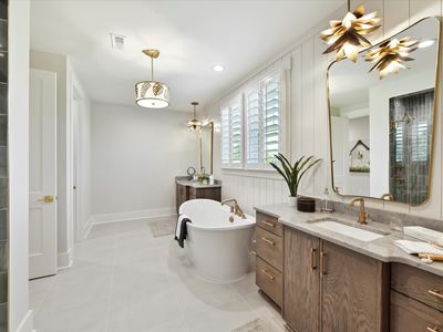 040-Primary Bathroom