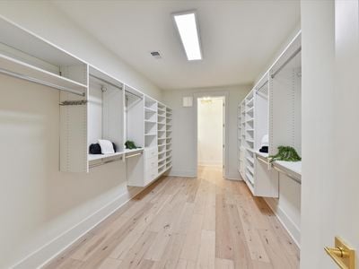 043-Primary Closet