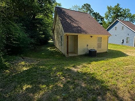 Backyard of nearly new home at 521 Johnson Street in Chester South Carolina.