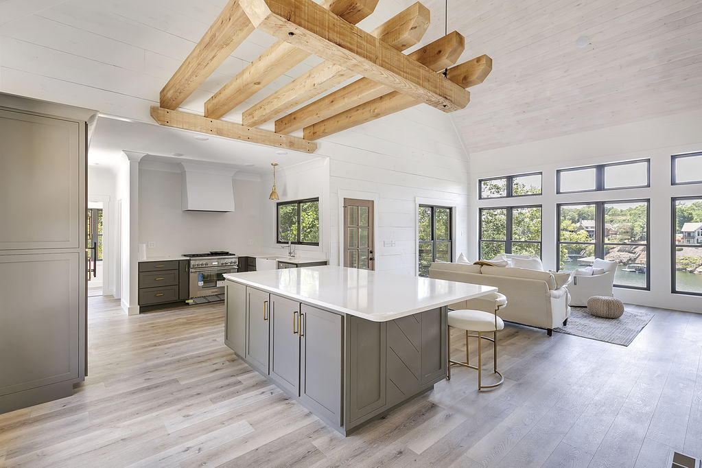 Beautiful kitchen on lewis smith lake