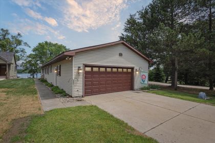 01-8331-Hilton-Rd-Brighton-MI-48114-WindowStill-DTN-01