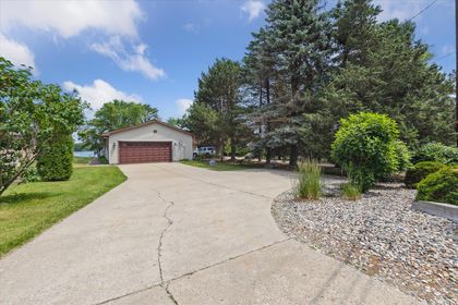 03-8331-Hilton-Rd-Brighton-MI-48114-WindowStill-38